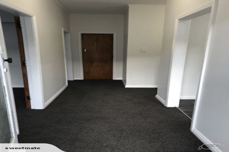 Photo of property in 33 Hindmarsh Street, Johnsonville, Wellington, 6037