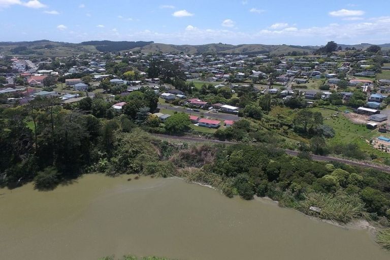 Photo of property in 31 Kowhai Street, Helensville, 0800