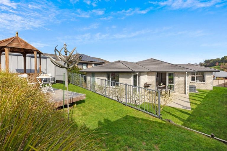 Photo of property in 9 Puhirake Crescent, Pyes Pa, Tauranga, 3112
