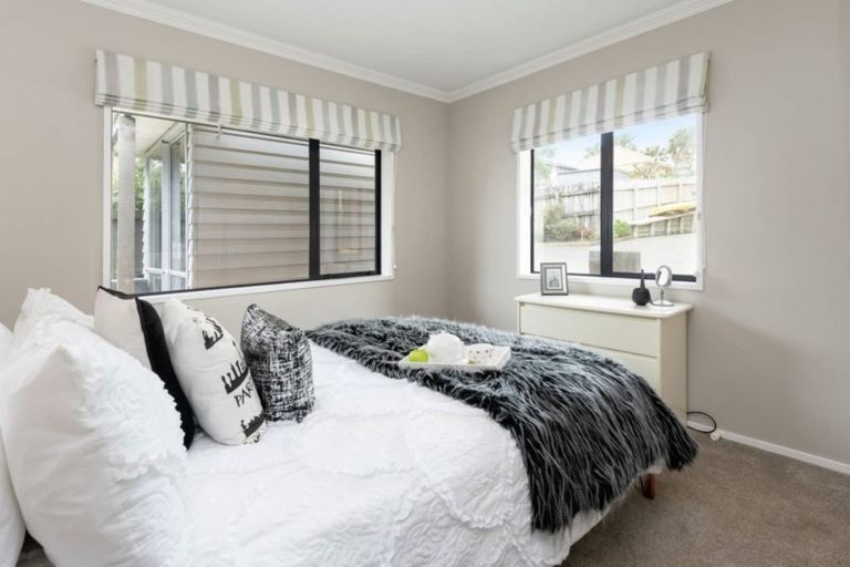 Photo of property in 1/28 Wiltshire Place, Somerville, Auckland, 2014
