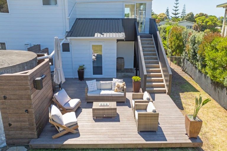 Photo of property in 16 Tamarisk Drive, Riversdale Beach, Masterton, 5872