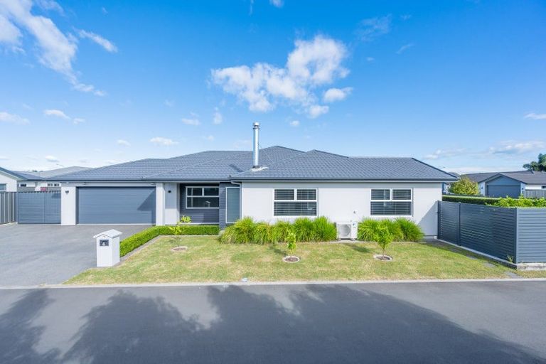 Photo of property in 4 Young Place, Taradale, Napier, 4112