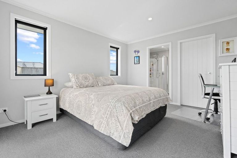 Photo of property in 1 Mitre Way, Solway, Masterton, 5810