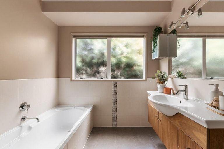 Photo of property in 41 Oteki Park Drive, Welcome Bay, Tauranga, 3112