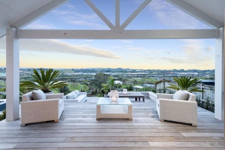 Photo of property in 7 Broadwater Close, Pyes Pa, Tauranga, 3112