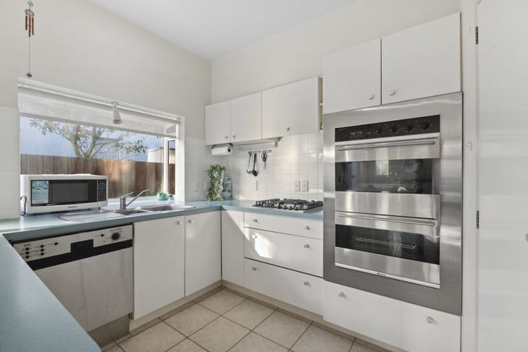 Photo of property in 27c Heathcote Road, Castor Bay, Auckland, 0620