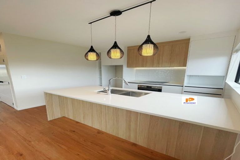 Photo of property in 44 William Souter Street, Forrest Hill, Auckland, 0620