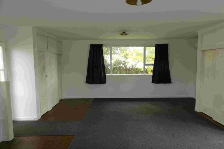 Photo of property in 16 Pomaria Road, Henderson, Auckland, 0610