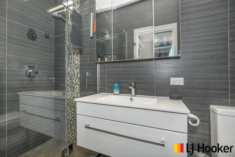 Photo of property in 27 Balgowan Terrace, Conifer Grove, Takanini, 2112