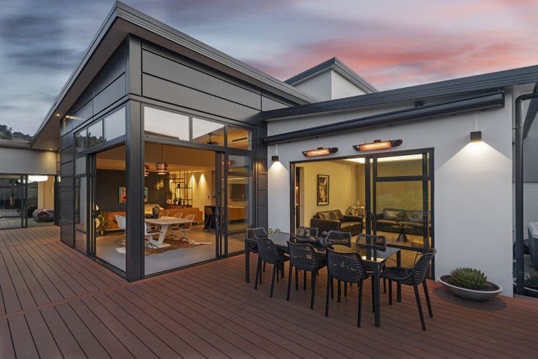 Photo of property in 12 Round Hill Rise, Cracroft, Christchurch, 8022