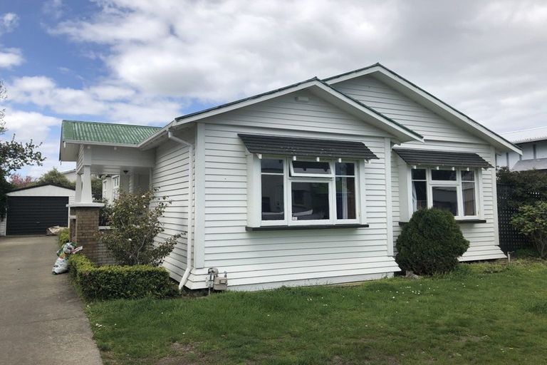 Photo of property in 43 Lyndhurst Street, Takaro, Palmerston North, 4412