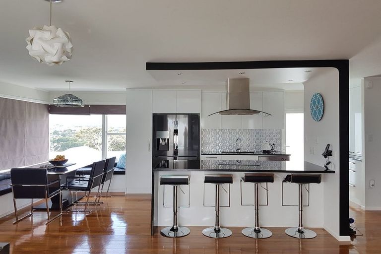 Photo of property in 2/100 Manuka Road, Bayview, Auckland, 0629