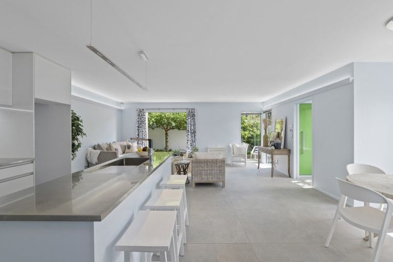 Photo of property in 1/64 Hewitts Road, Merivale, Christchurch, 8014