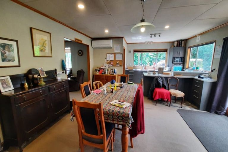 Photo of property in 746 Clutha River Road, Rongahere, Balclutha, 9274