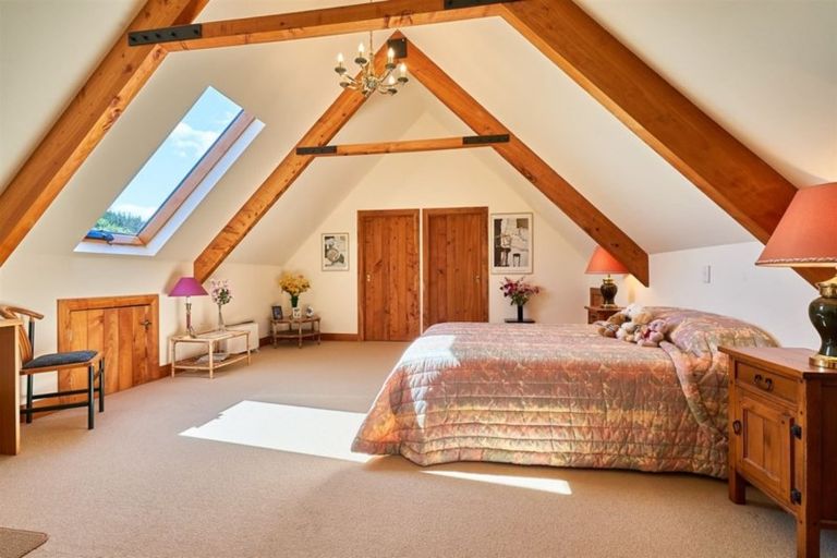 Photo of property in 355 Turitea Road, Turitea, Palmerston North, 4472