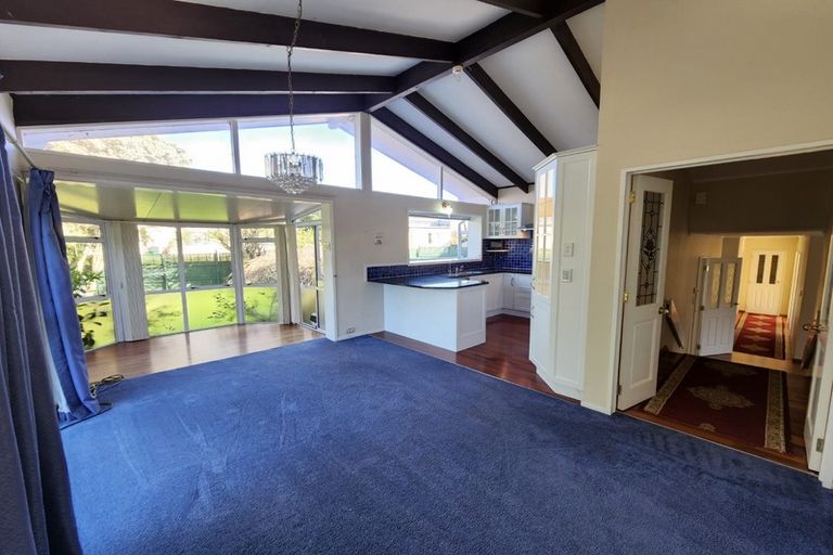 Photo of property in 27 Mirrabooka Avenue, Botany Downs, Auckland, 2010