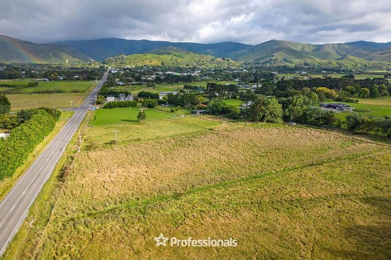 Photo of property in 8 Boundary Road, Featherston, 5771