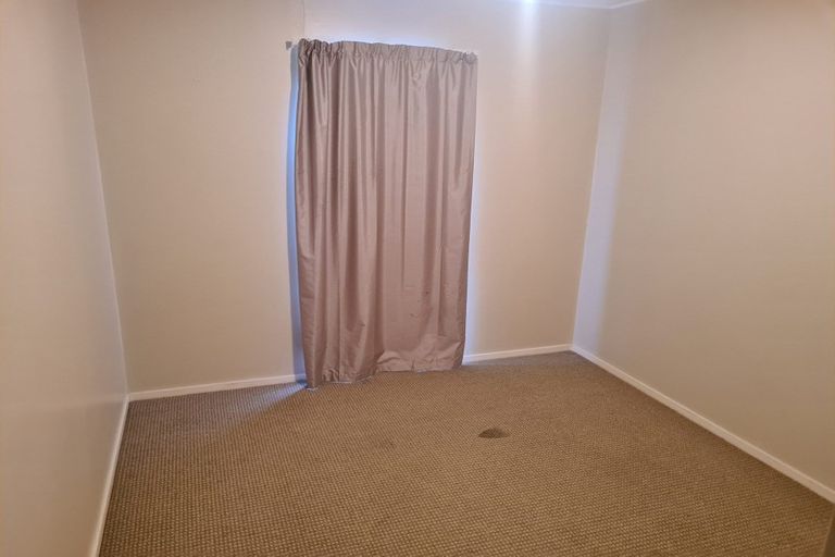 Photo of property in 15 Leander Place, Milson, Palmerston North, 4414