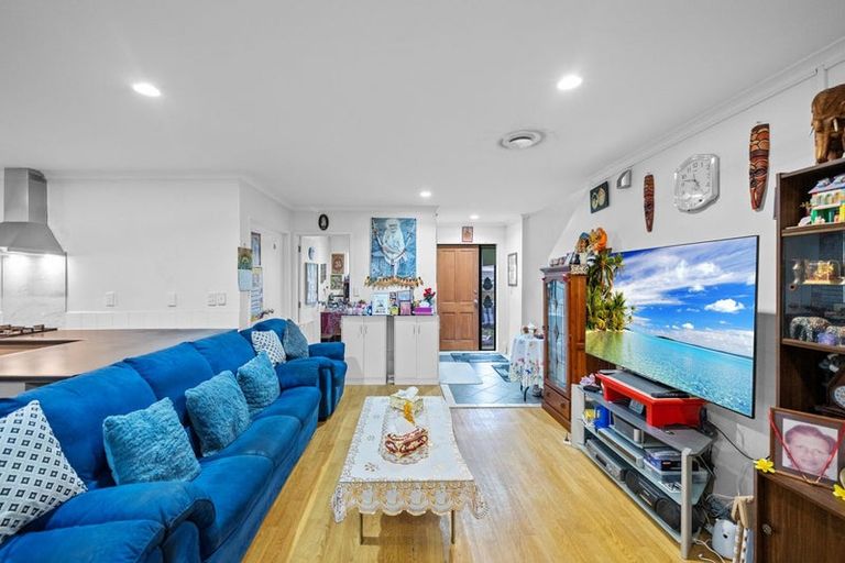 Photo of property in 83 Kamara Road, Glen Eden, Auckland, 0602