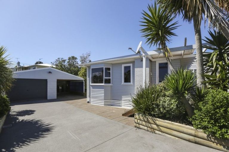 Photo of property in 66 Huatoki Street, Vogeltown, New Plymouth, 4310