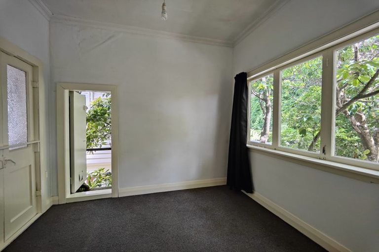 Photo of property in 10 Maurice Terrace, Te Aro, Wellington, 6011