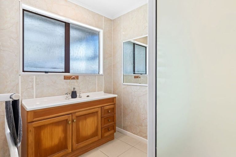 Photo of property in 33 Solway Street, Levin, 5510