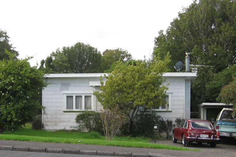 Photo of property in 1/50 Royal Road, Massey, Auckland, 0614