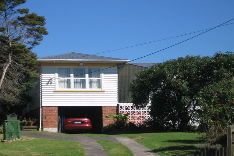 Property details for 10 Binsted Road, New Lynn, Auckland, 0600