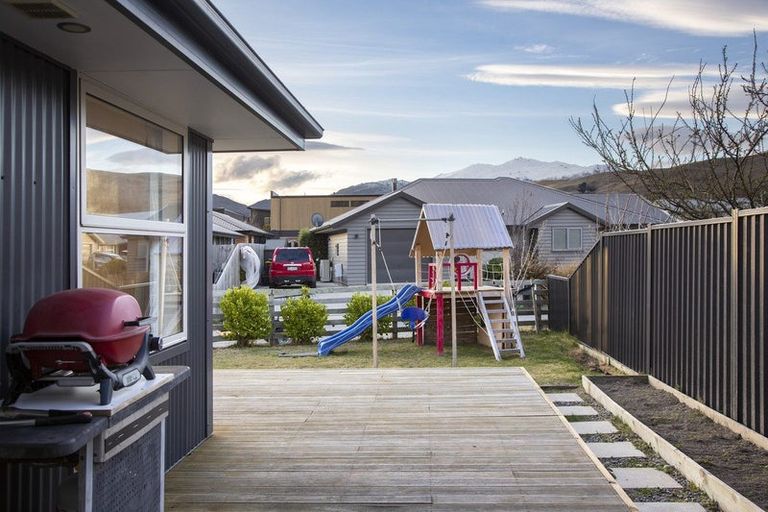 Photo of property in 3 Tudor Lane, Lower Shotover, Queenstown, 9304