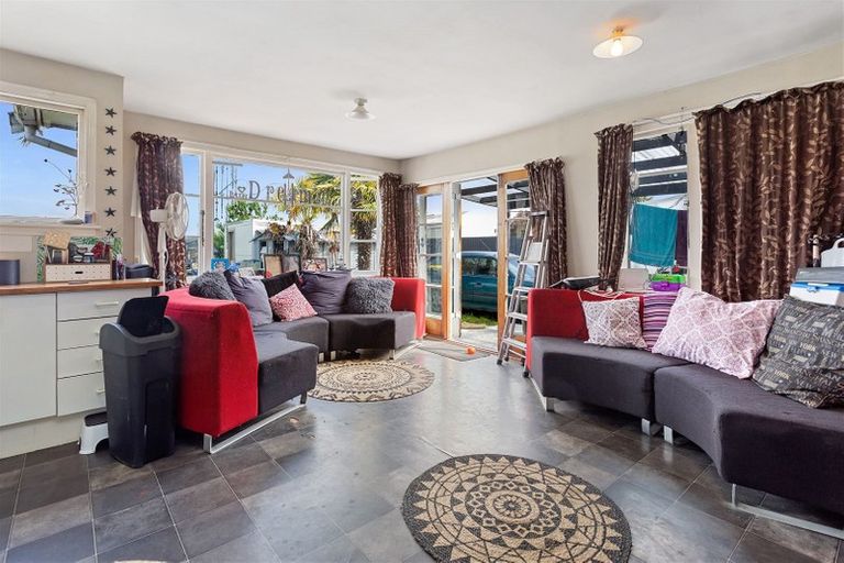 Photo of property in 77 Park Terrace, Waikuku Beach, 7473