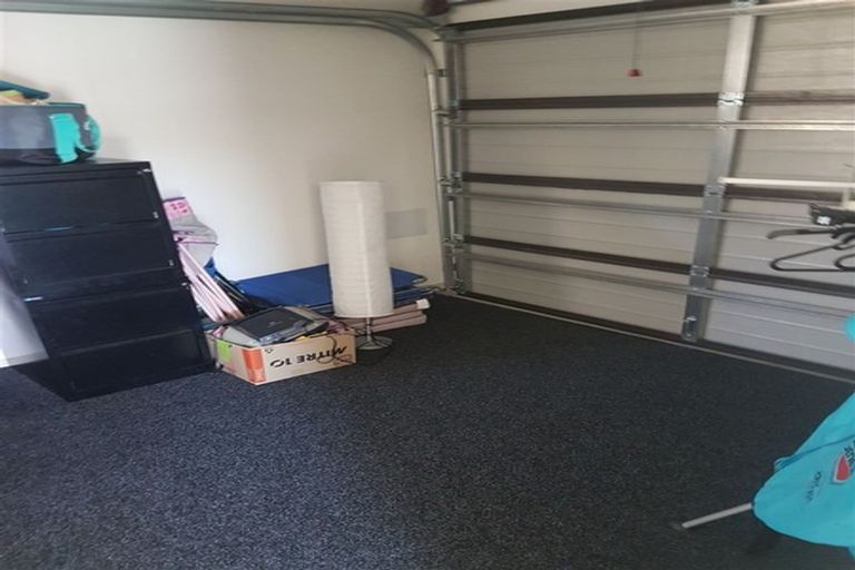 Photo of property in 33 Carole Crescent, Pakuranga, Auckland, 2010