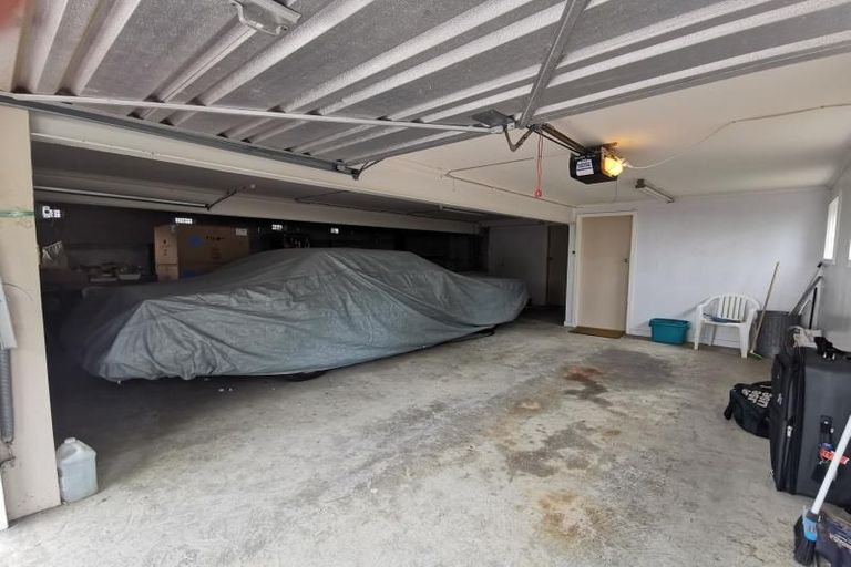 Photo of property in 5 Cherry Grove, Strathmore Park, Wellington, 6022