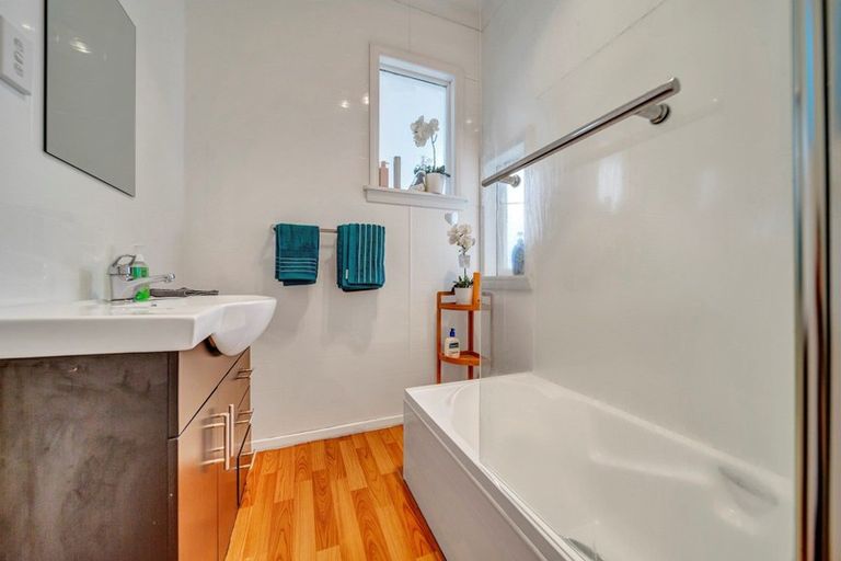 Photo of property in 4 Goodson Place, Hawera, 4610