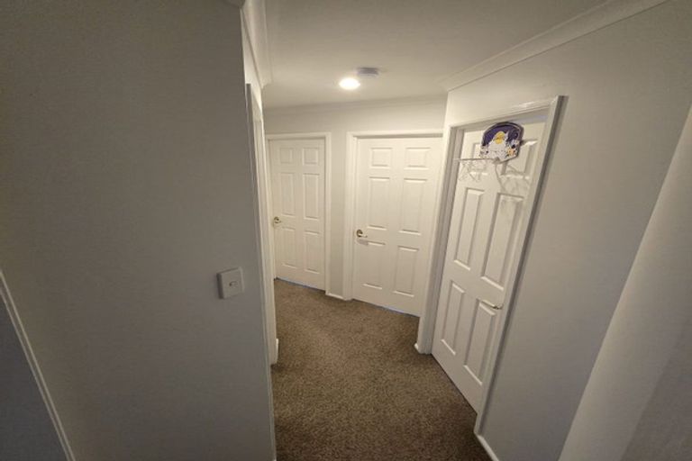 Photo of property in 12 Ranch Avenue, Beach Haven, Auckland, 0626