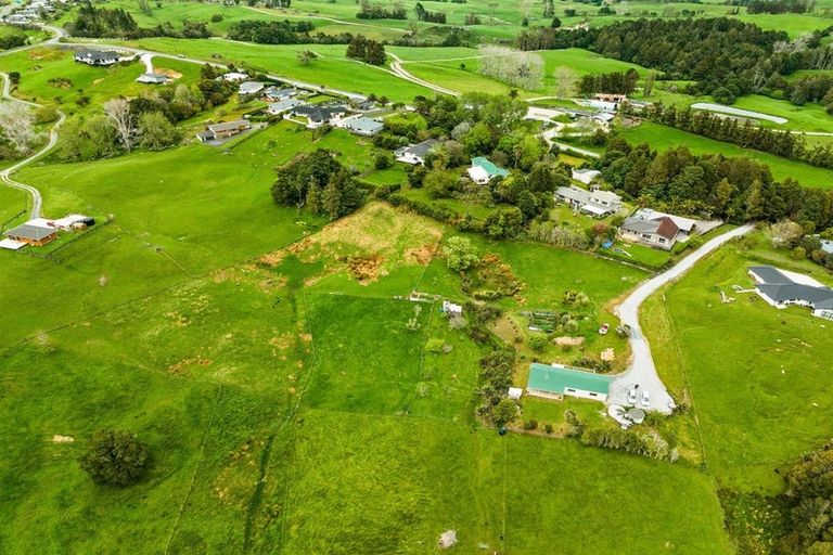 Photo of property in 105 Gorge Road, Maungaturoto, 0520
