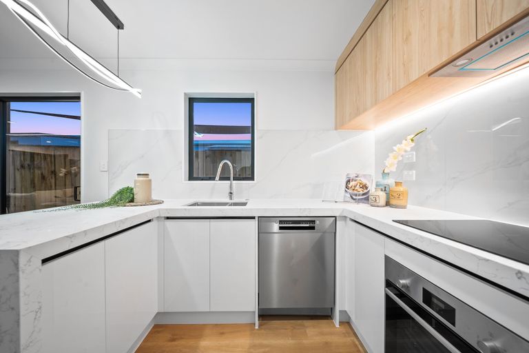 Photo of property in 29c Hywell Place, Manurewa, Auckland, 2102