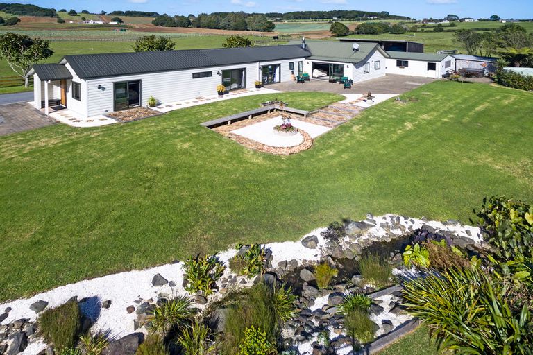 Photo of property in 110 Farmpark Road, Waiuku, 2681