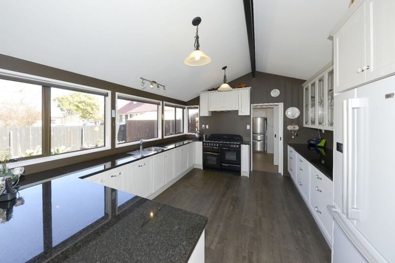 Photo of property in 448c Harewood Road, Harewood, Christchurch, 8051