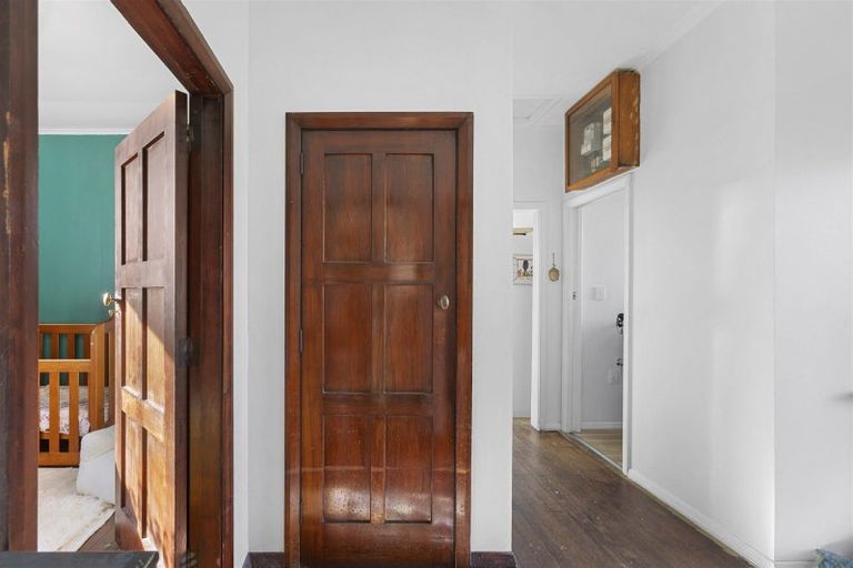 Photo of property in 19 Russell Street, Westport, 7825