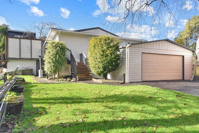 Photo of property in 8 Hobsonville Road, West Harbour, Auckland, 0618