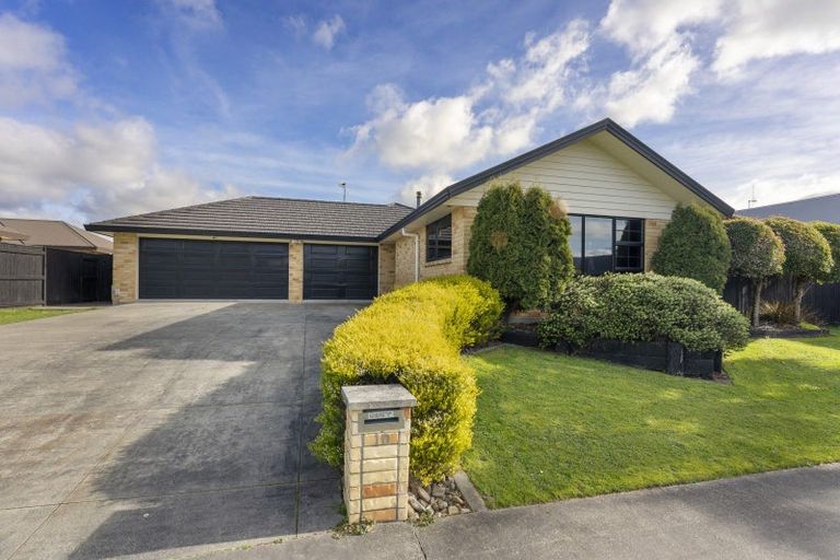 Photo of property in 10 Rodeo Drive, Kelvin Grove, Palmerston North, 4414