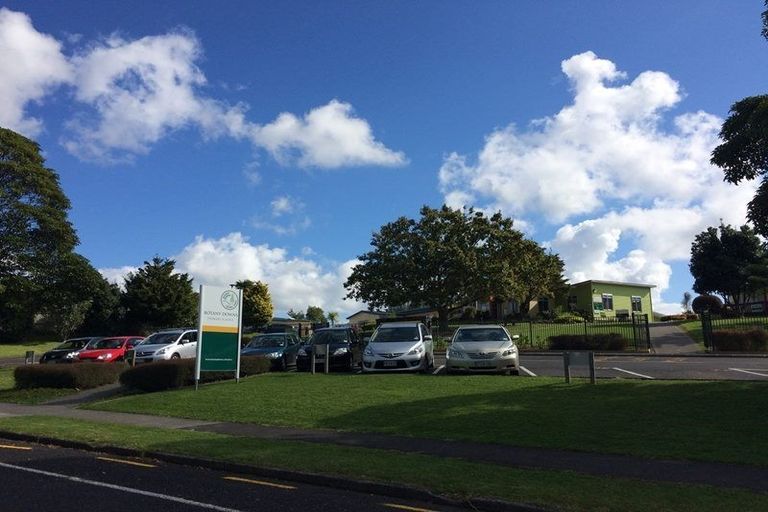 Photo of property in 2/18 Mirrabooka Avenue, Botany Downs, Auckland, 2010