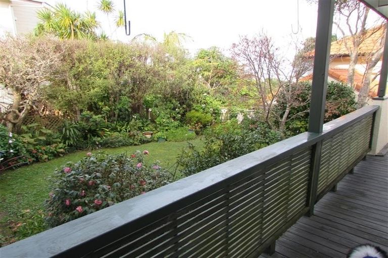 Photo of property in 2/36 Orchard Road, Waiake, Auckland, 0630