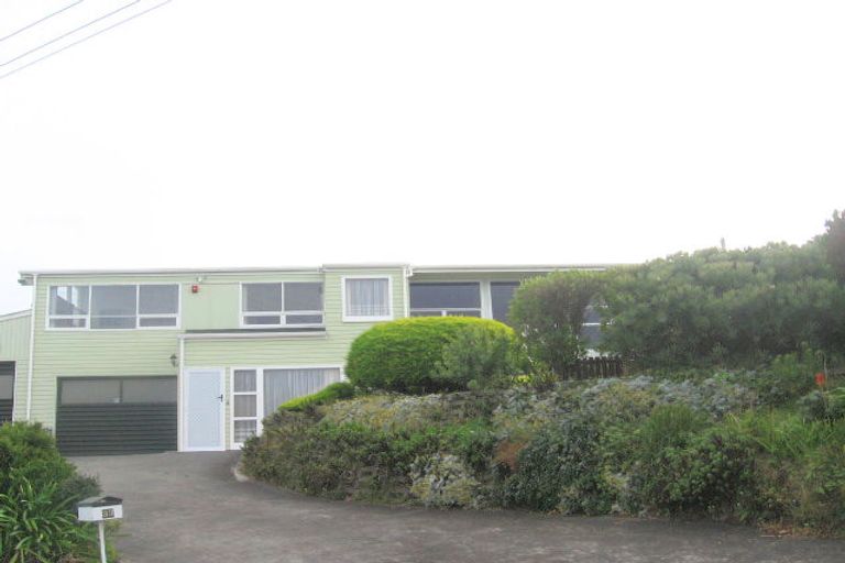 Photo of property in 33 Mana View Road, Paremata, Porirua, 5026