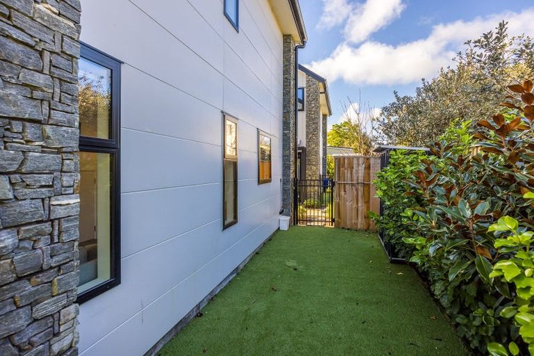 Photo of property in 11/10 Fathom Place, Te Atatu Peninsula, Auckland, 0610