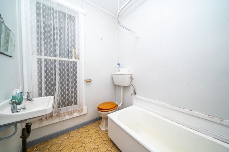 Photo of property in 10 Orchard East Road, Ngatea, 3503