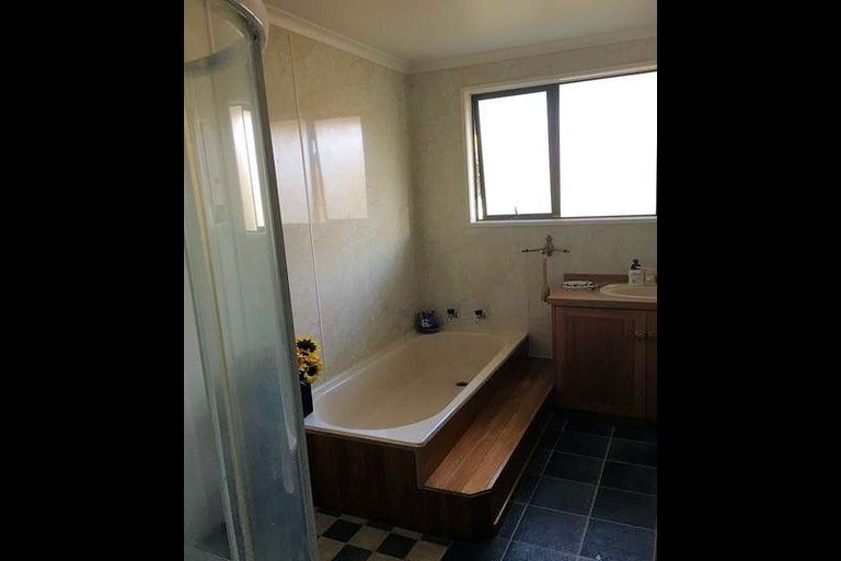 Photo of property in 20 Hughes Street, Waimate, 7924