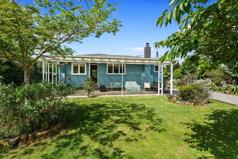 Photo of property in 32 Kiharoa Street, Otaki Beach, Otaki, 5512