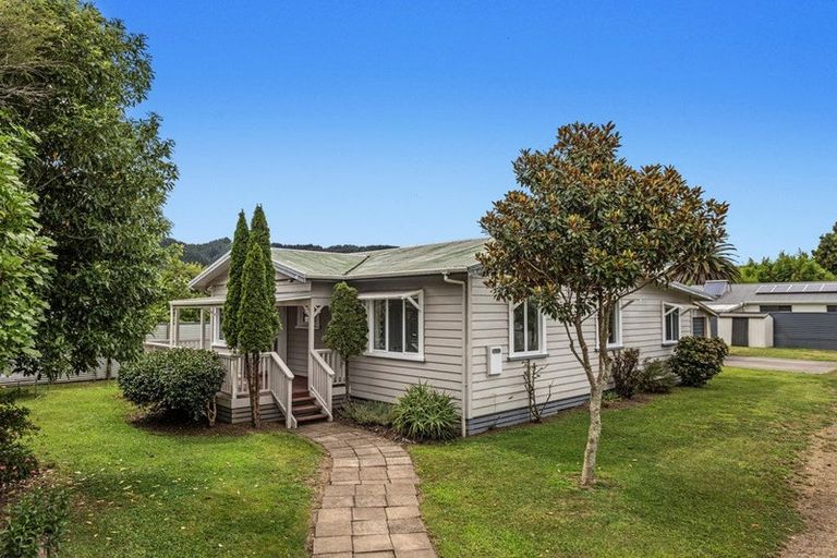 Photo of property in 16 Howell Road, Taneatua, 3123