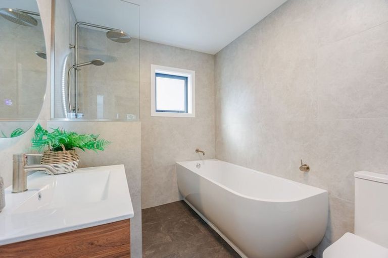 Photo of property in 15b Schnapper Rock Road, Greenhithe, Auckland, 0632